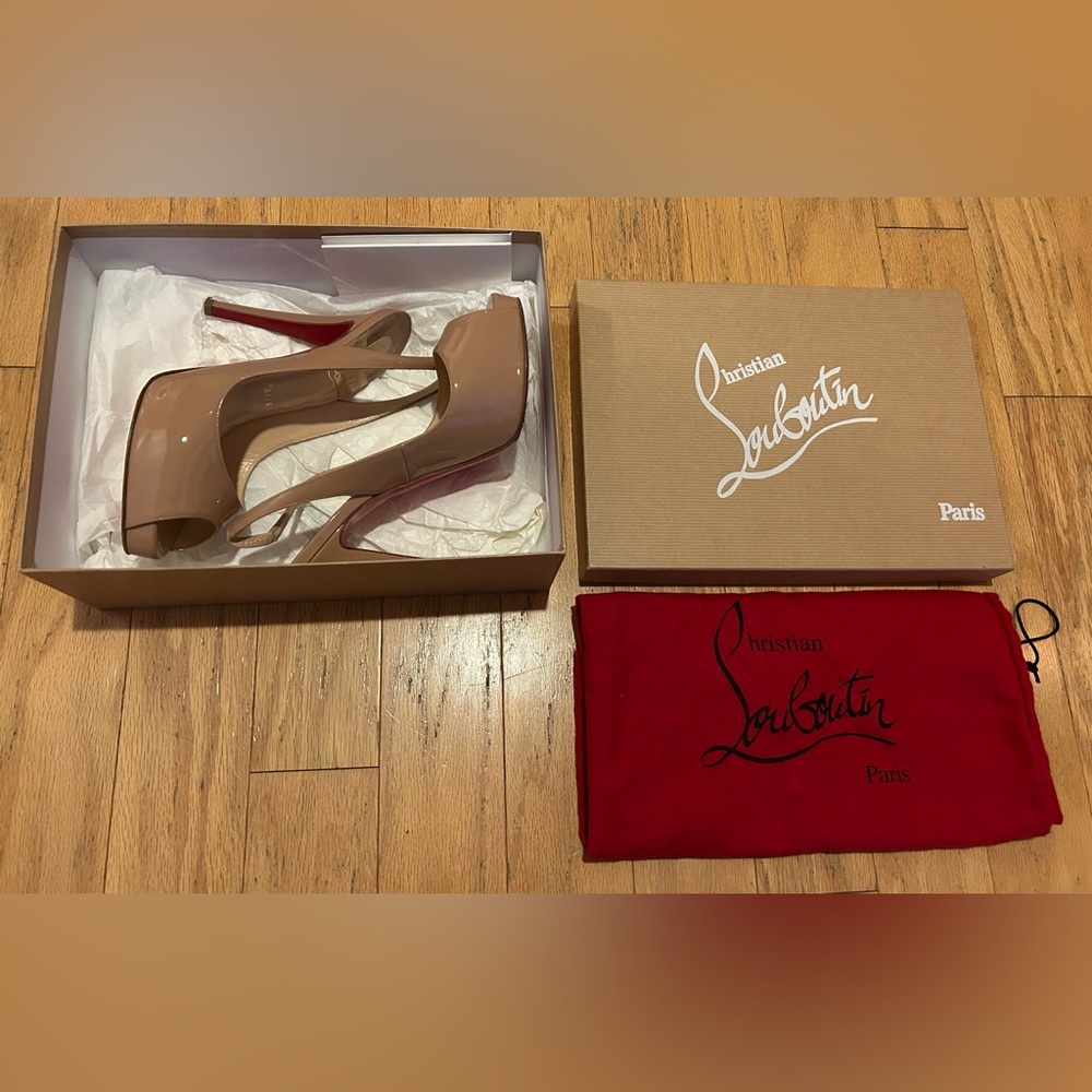 Christian Louboutin No Prive 120 Patent Nude Heels Size 37.5